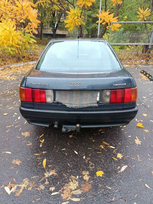 Автомобіль Audi 80