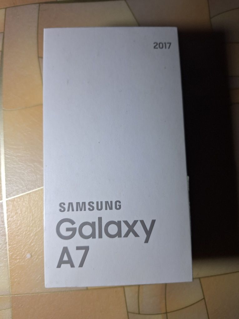 Продам наушники,шнур с зарядкой к айфону iPhone 12 Pro, 6S plus, Samsu