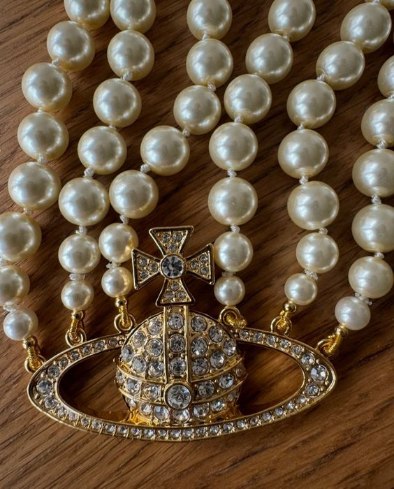 Colar de pérolas Vivienne Westwood