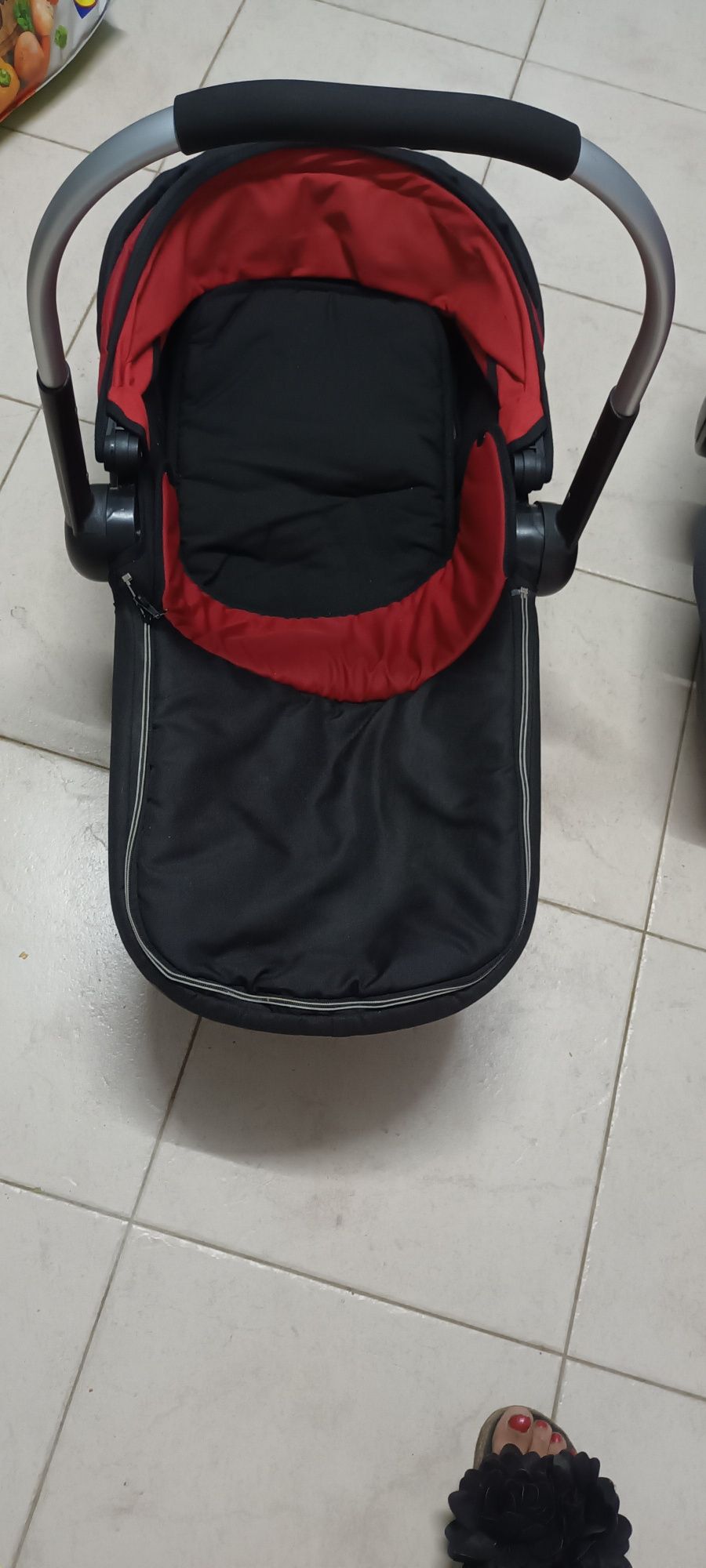 Conjunto  de bebê (carrinho,alcofa e ovo)