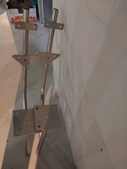 stelaż z rurki chromoniklowej pod ławkę