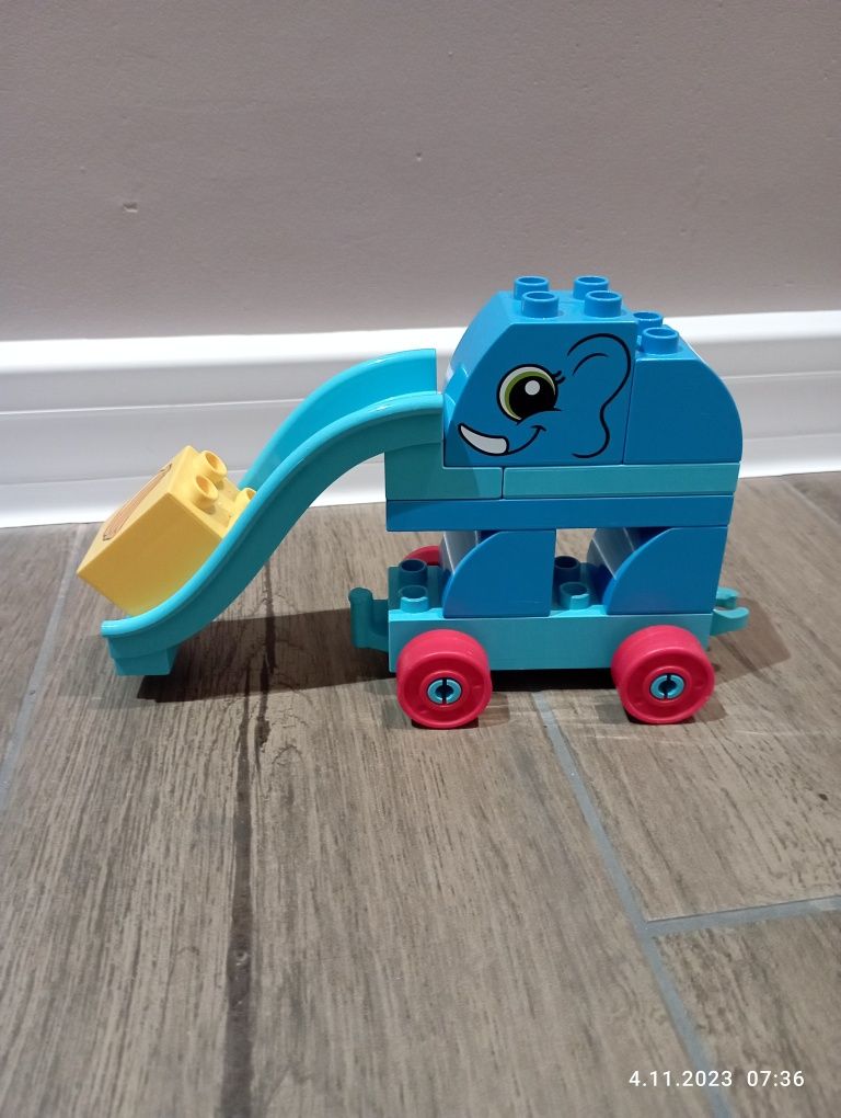 Lego Duplo pociąg ze zwierzątkami+ ptaszek