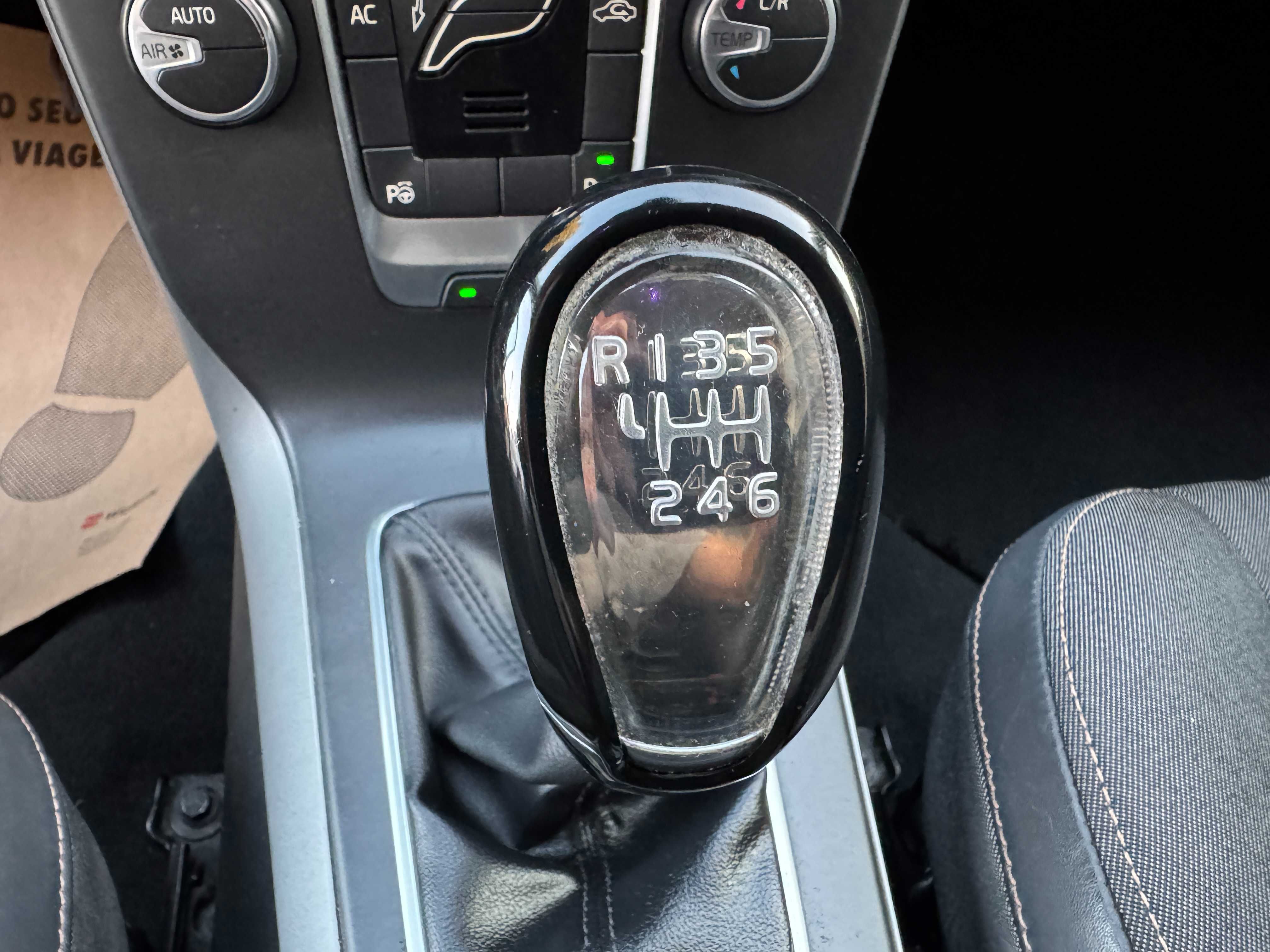 Volvo V40 Cross Country 1.6 D2 Momentum