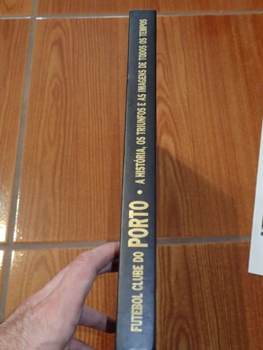 Livro "FUTEBOL CLUBE DO PORTO - Colecção livros de ouro DN