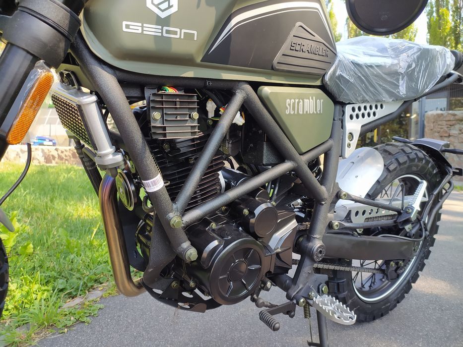 продам мотоцикл Geon Scrambler 250 чорний/зелений  2024