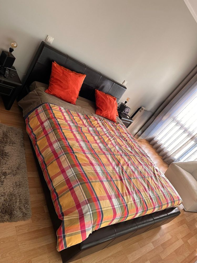 Cama 2,00 x 1,80 c/ mesas de cabeceiras