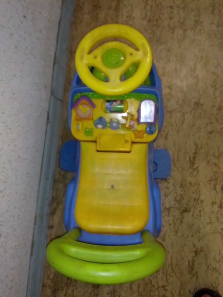 Детская игрушка машина