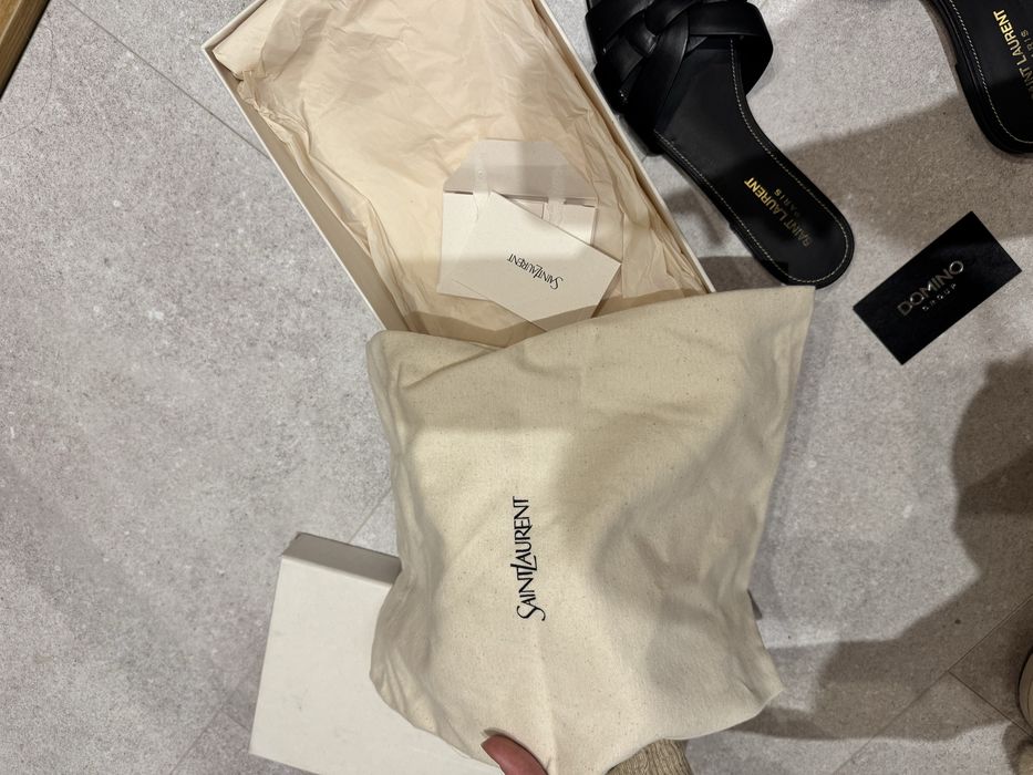 Шльопки Saint Laurent