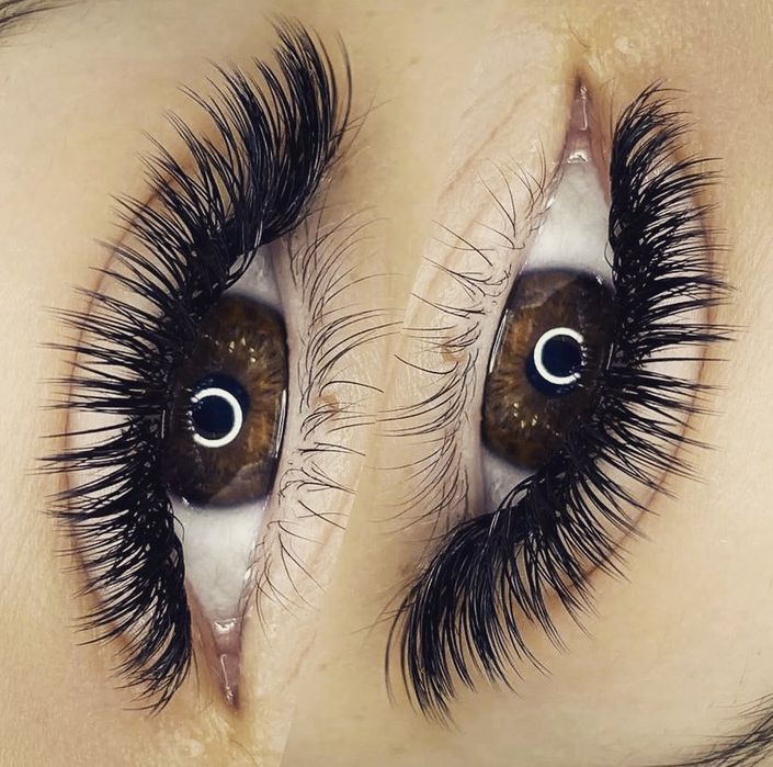 Профессиональное наращивание ресниц