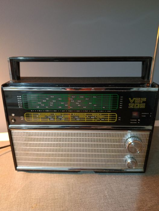 Radioodbiornik VEF 202.