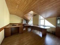 Продам офісні приміщення з ремонтом. Автовокзал Буковинська - 170м²