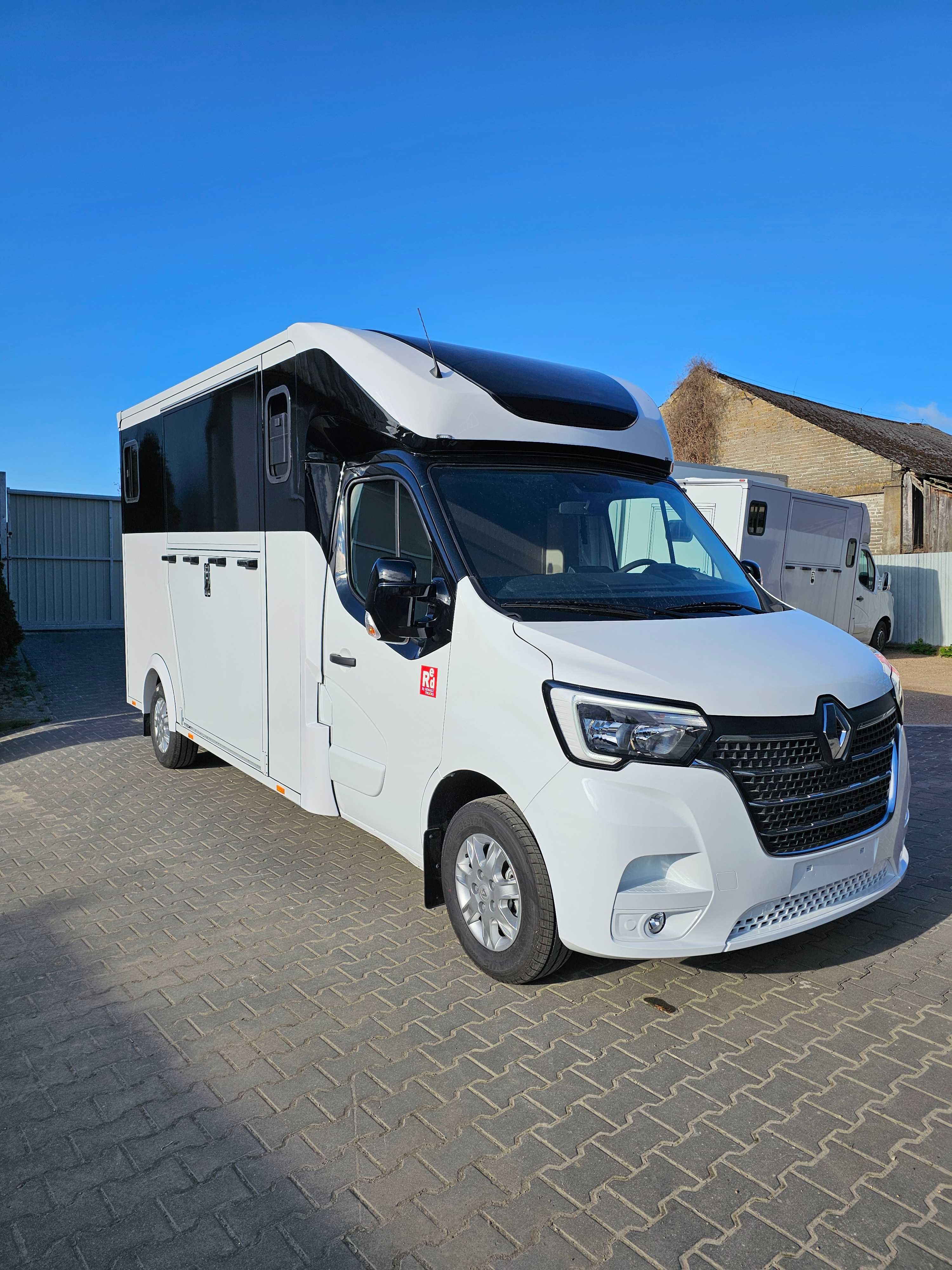 Koniowóz Renault Master