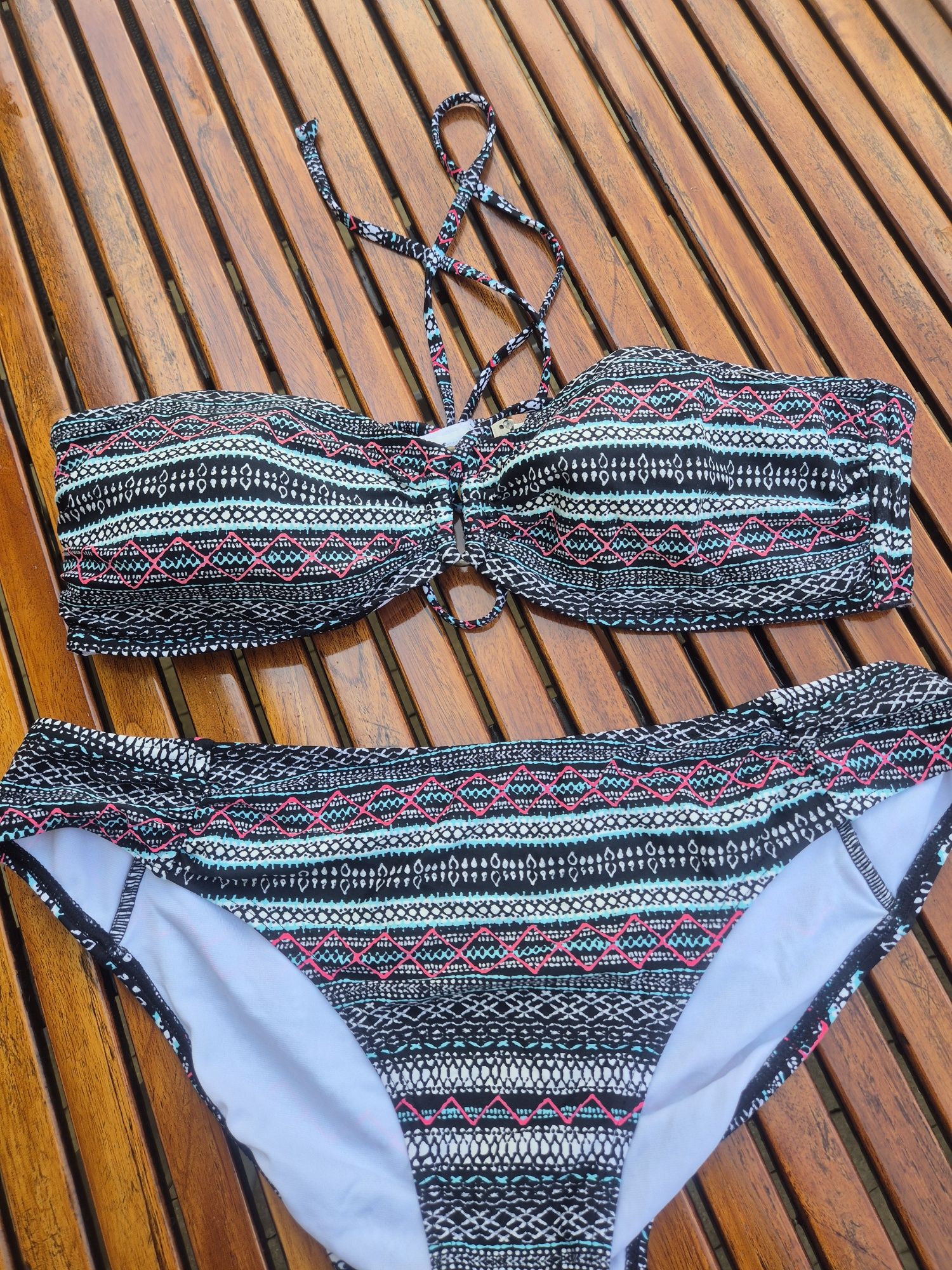 Strój plażowy dwuczęściowy marki O'NEILL