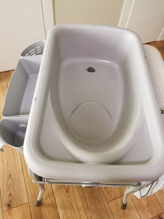 Столик для сповивання з ванночкою Chicco Cuddle & Bubble