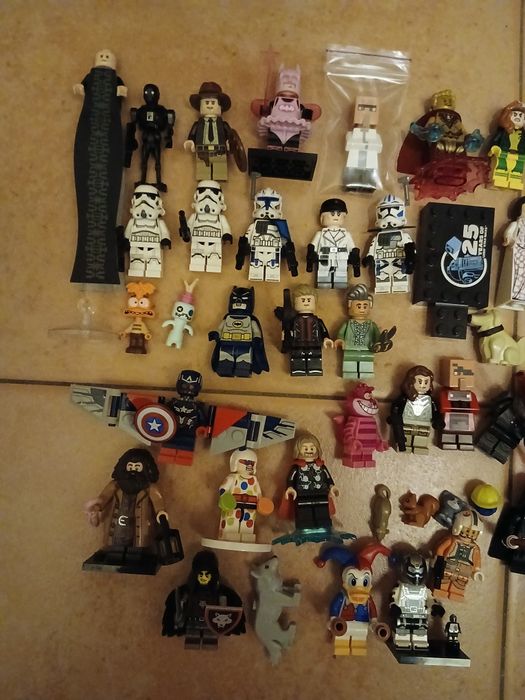 Продам Lego фігурки minifigures різні серії чоловічки Лего