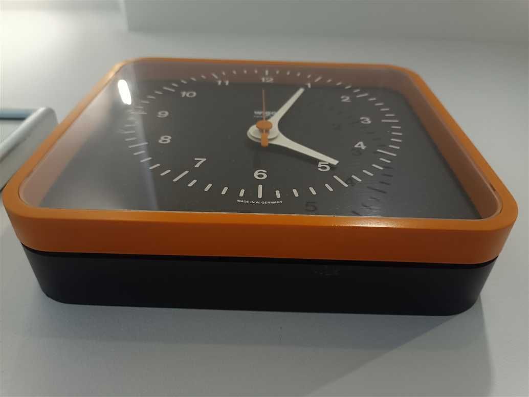 Zegar Wigo Quartz - lata 70 w klimacie space age