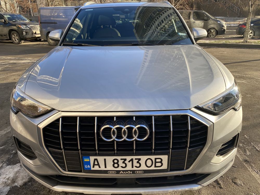 Продам Audi Q3 45TFSI 2020 небольшой торг