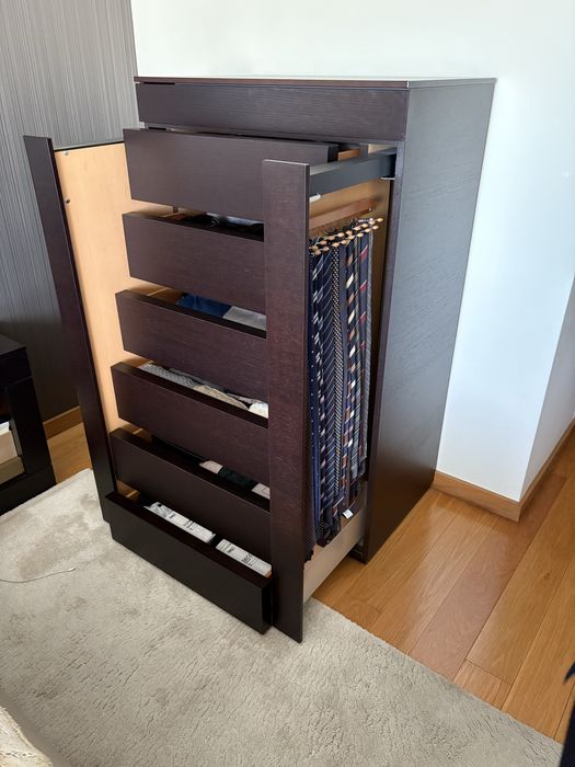 Camiseiro com gavetas e porta gravatas