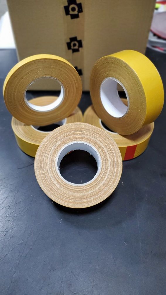 Скотч двухсторонний carpet tape 48мм/50м, для ковровых покрытий.