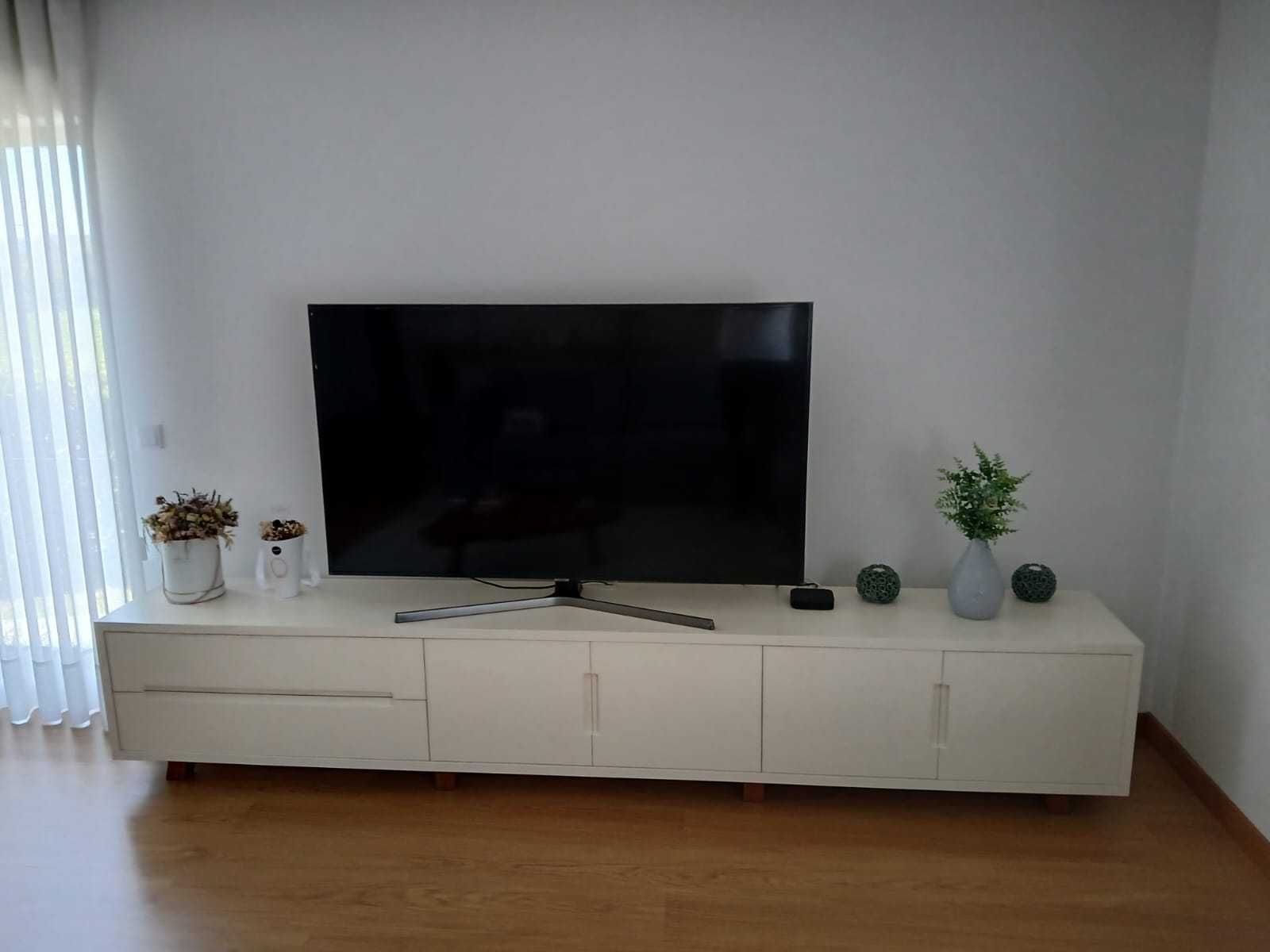 Móvel TV Lacado Branco - 3,00x0,45m - Design exclusivo