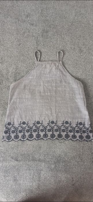 Bluzka top na ramiączkach w paski z haftem w delikatne kwiaty XS C&A