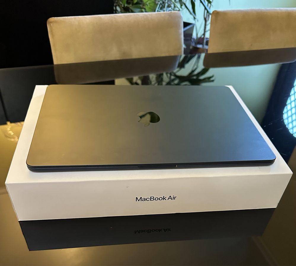 Macbook Air 15” m3 -2024 | 100% NOVO | Apenas 1 mês