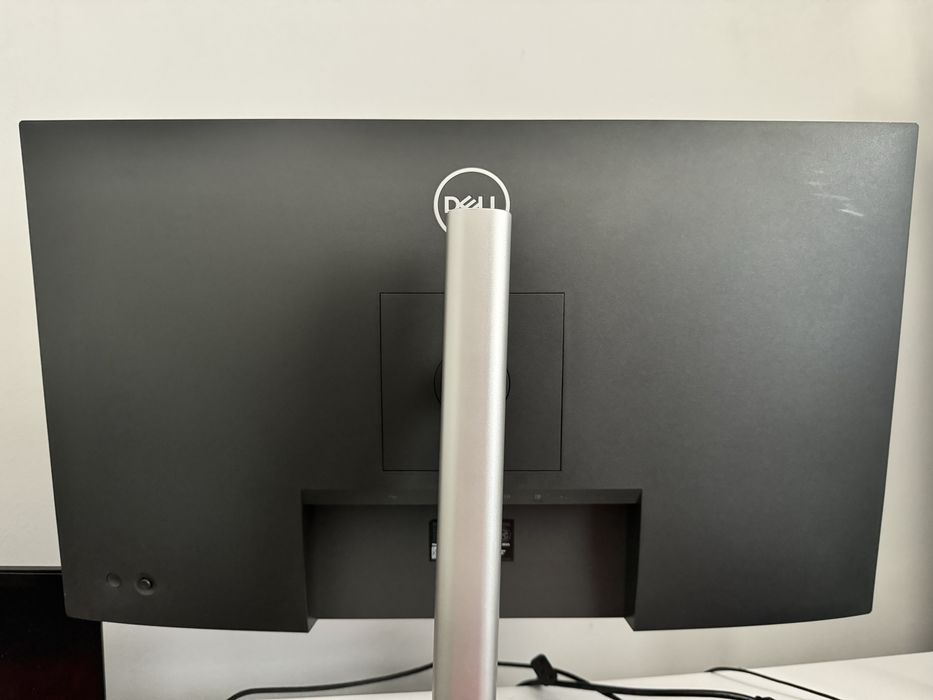 Dell P2721Q (27″ 4K)