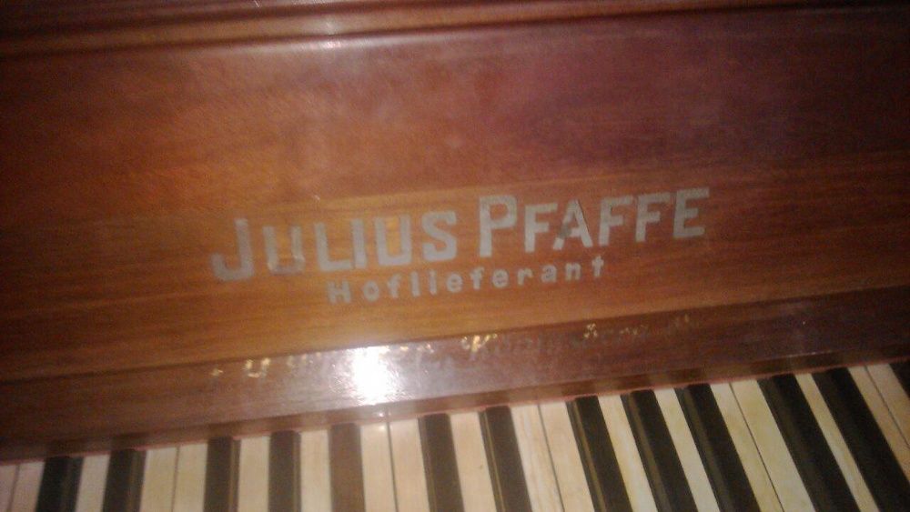 Немецкое пианино, антиквариат.