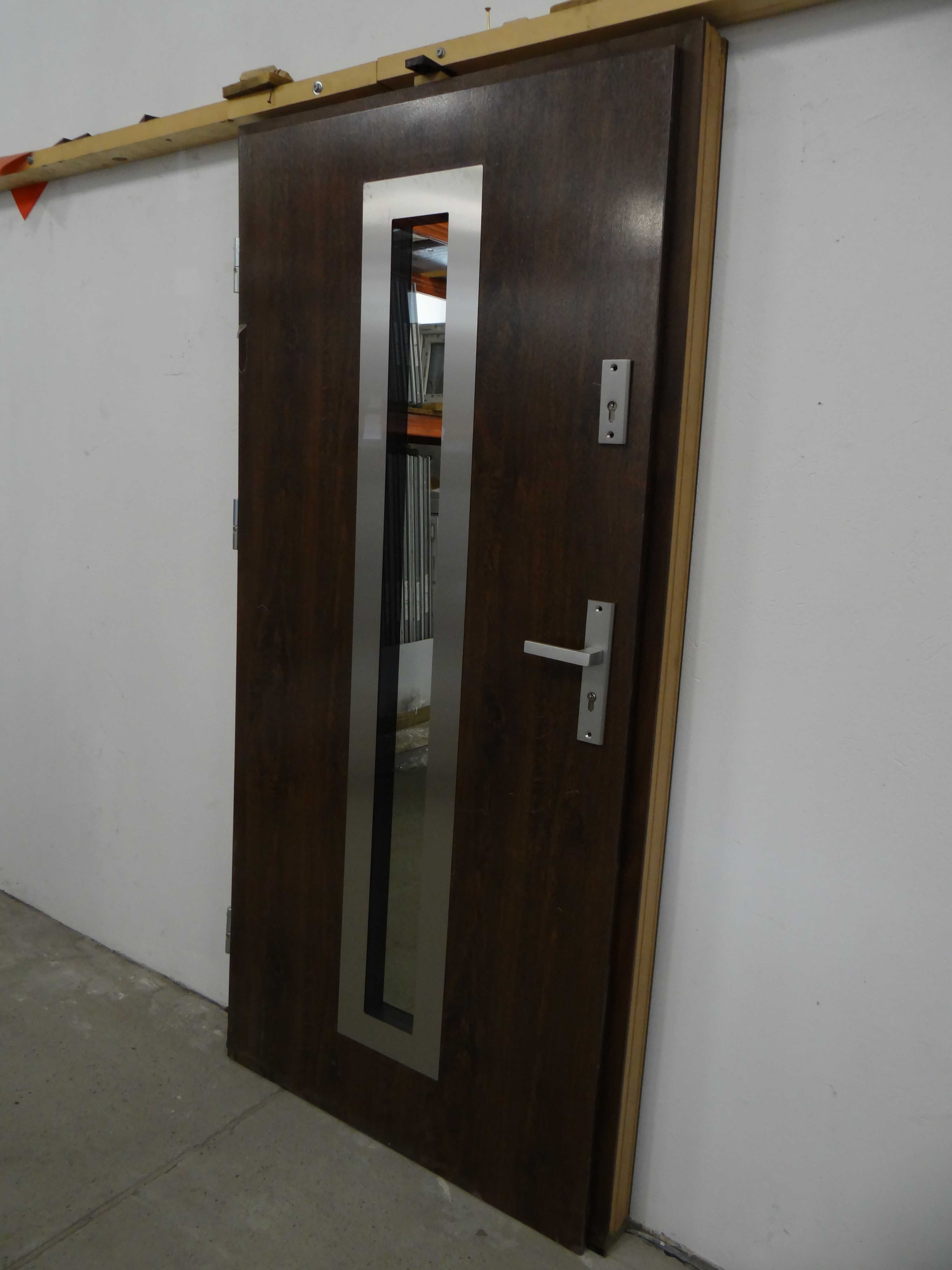 Drzwi zewnętrzne  Otello 3 90 L Orzech 1.2W/m²K