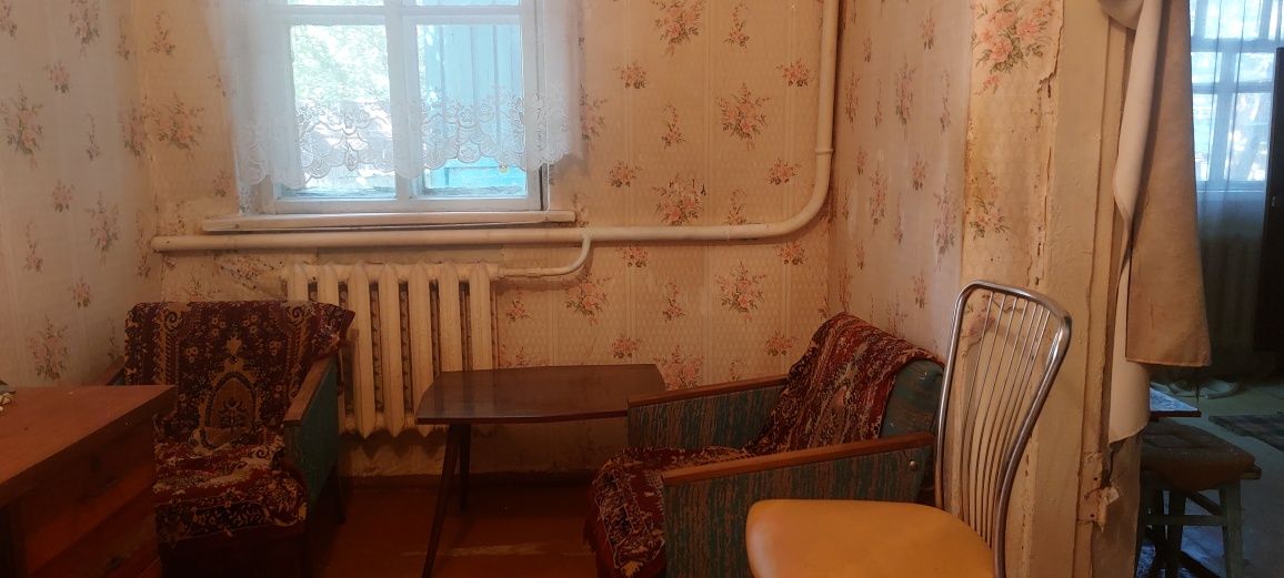Оренда півбудинка з окремим входом.Недорого.
