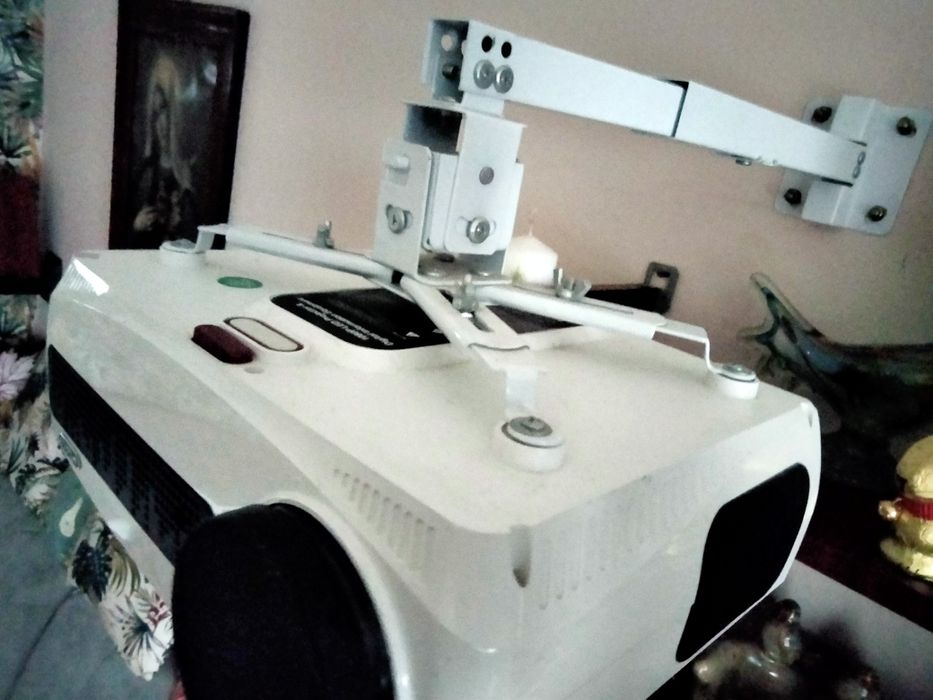 Projektor LED Wzatco C3 , Full HD 1080p  Android  Wi-Fi  Stan idealny