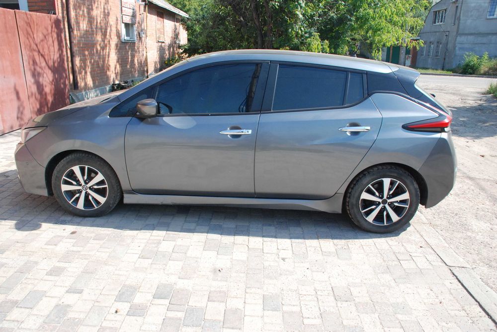 Ниссан Лиф Nissan leaf  2  18 г. 40 кВт