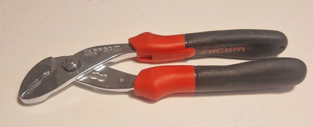 Alicate Bico de Papagaio Facom