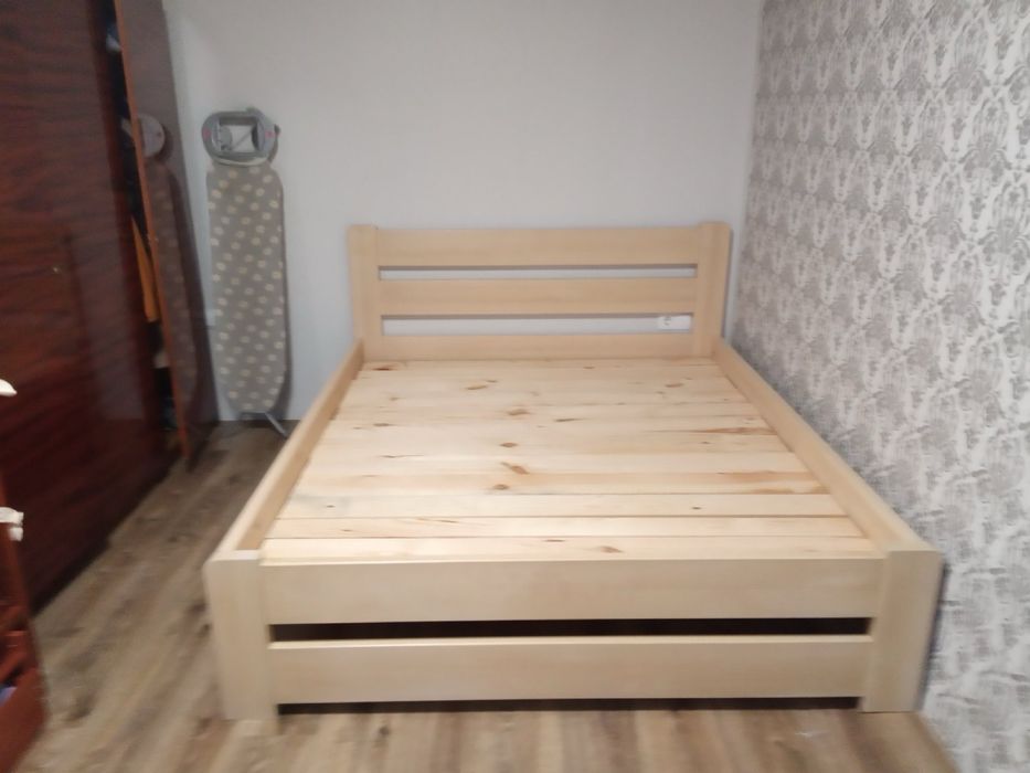 Ліжко деревяне