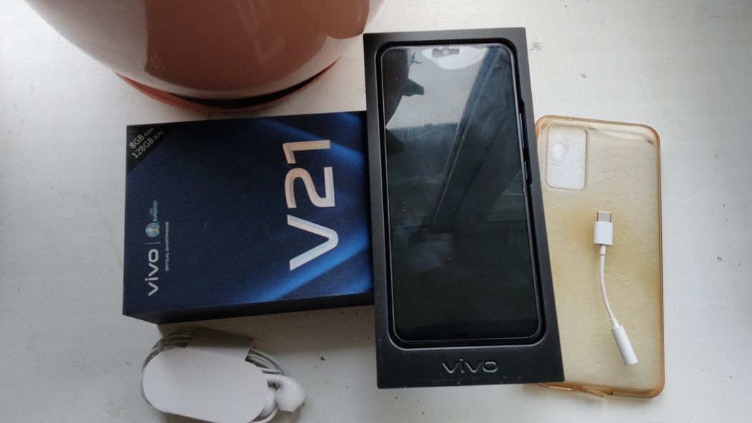 Смартфон Vivo v21