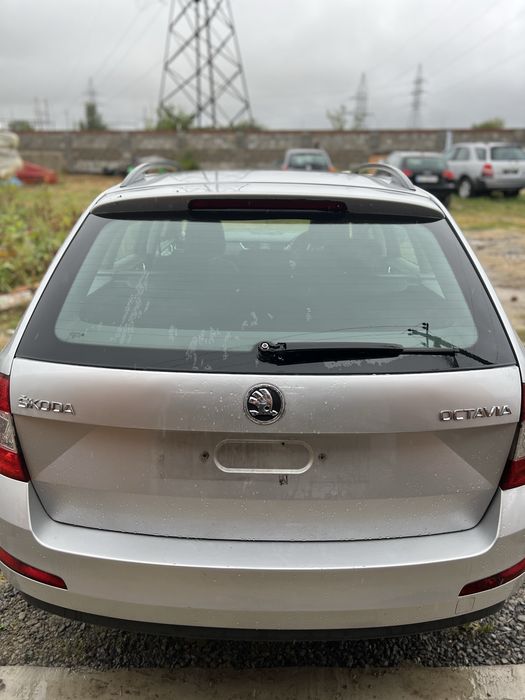 Ляда кришка багажніка кляпа в кольорі LA7W універсал Шкода Октавія А7