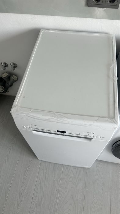 Нова посудомийна машина Bosch SPS2IKW04K