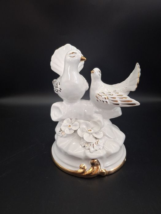 Figurka porcelanowa -gołąbki