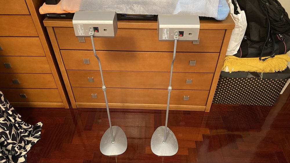 Colunas + Suportes para som cinema Surround