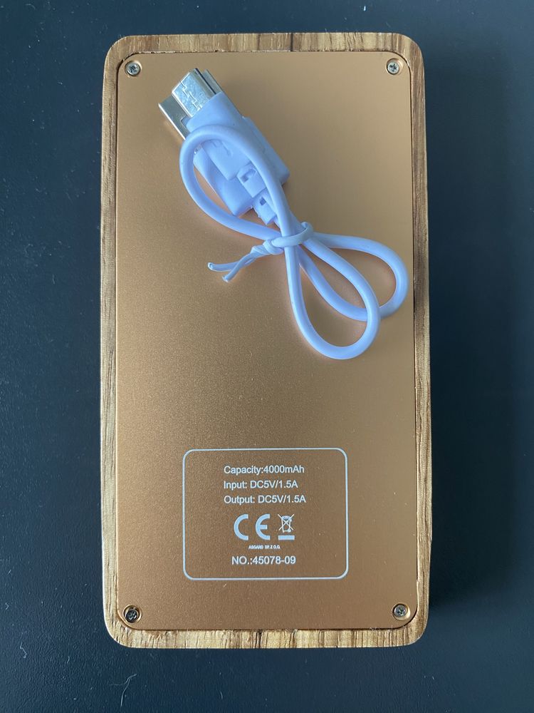 Powerbank зі світлого дерева, 4000 mAh