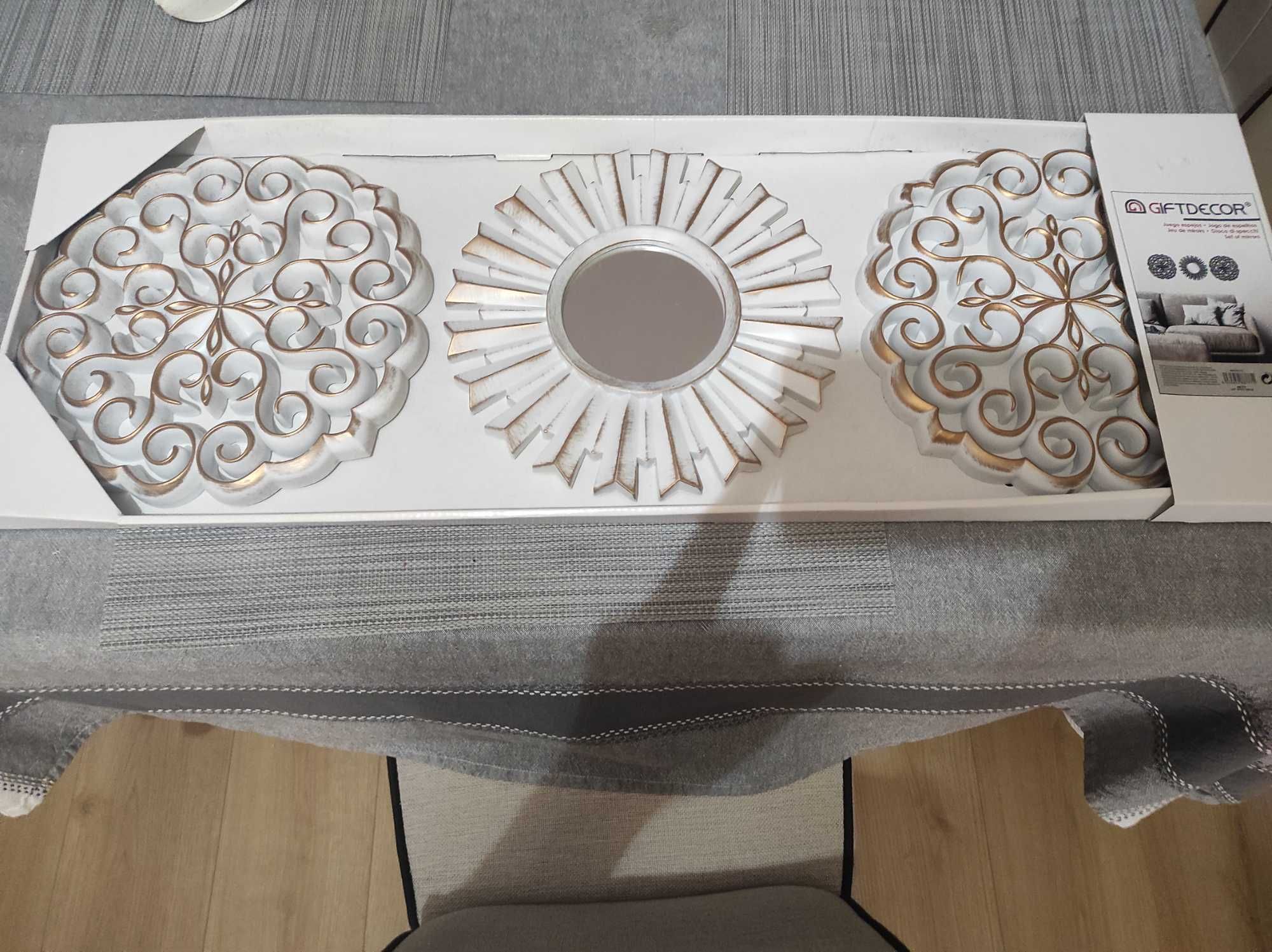Jogo de espelhos decorativos dourado e branco novos em caixa