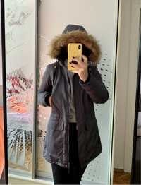 Зимова жіноча куртка з каптуром
