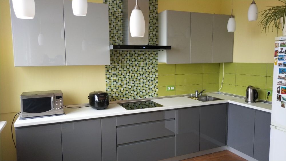 Кухня без ручек под заказ