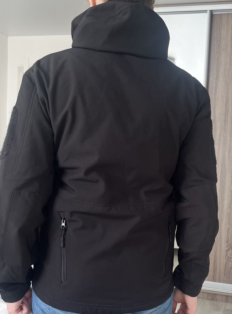 Чорна тактична куртка Softshell