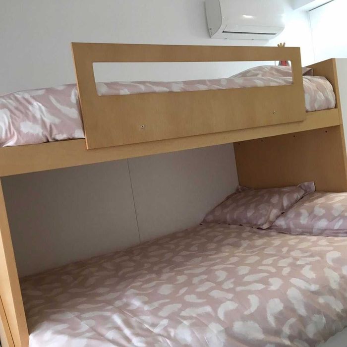 Beliche com cama casal + cama solteiro+ diversa arrumação