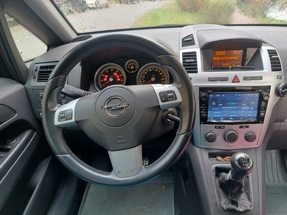Opel Zafira 2,0 Turbo benzyna OPC Line 200KM