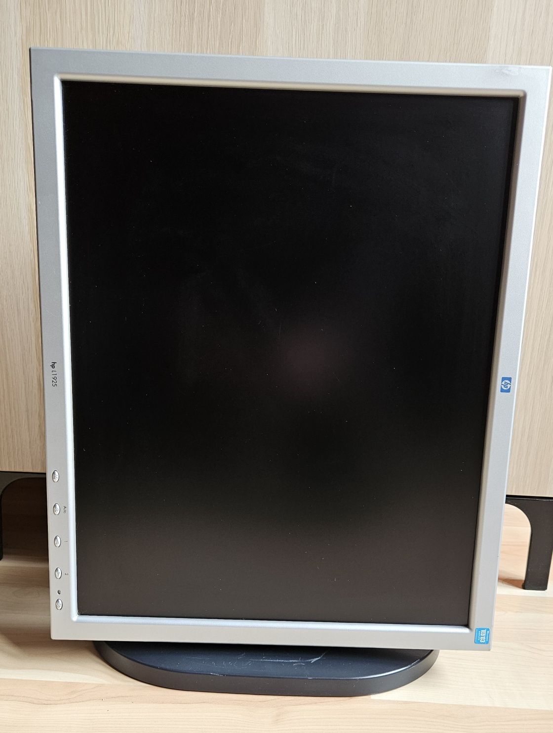 Profesjonalny monitor HP L1925 19"