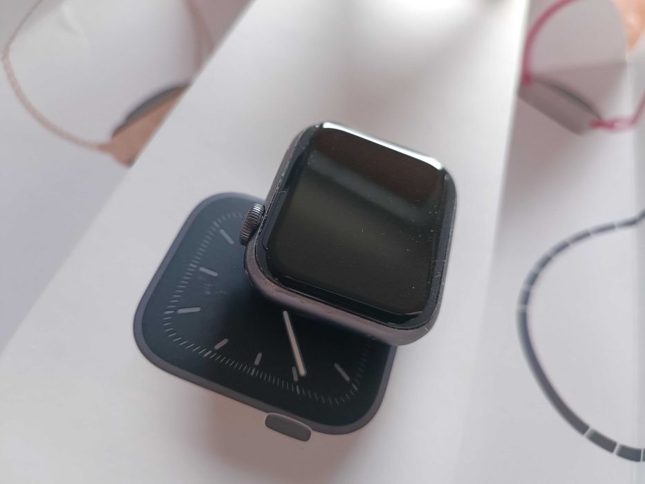 Apple Watch 5 GPS + LTE 40mm
