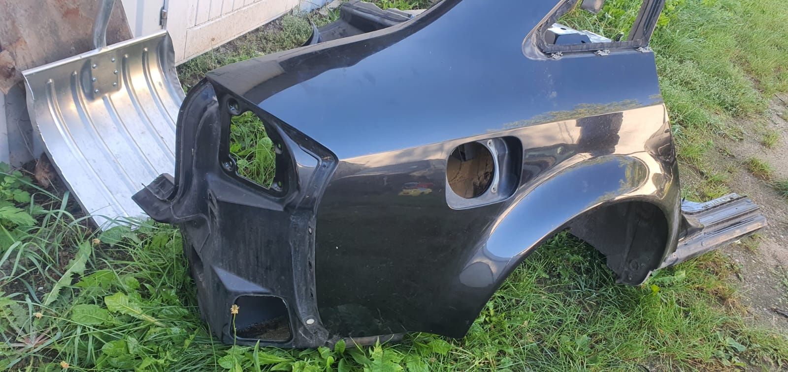 Błotnik Prawy Tył Ćwiartka LZ9W z Audi S6 4.2 Q Sedan 02 Gołdap