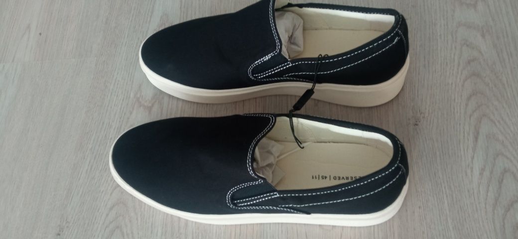 Nowe buty Reserved